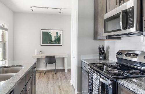 Dallas Apartment | Landing | Chic 1BD, Pool, Gym