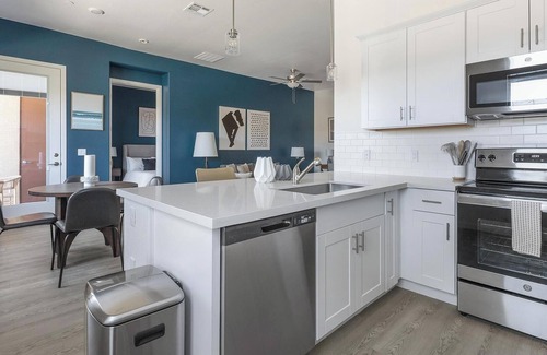 Oro Valley Apartment | Landing | Chic 2BD, Pool