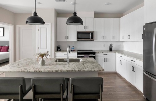 Huntsville Apartment | Landing | Incredible 2BD, Pool, Gym