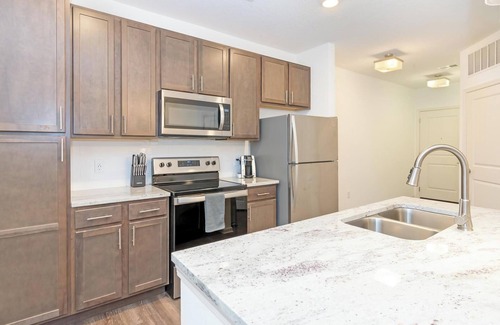 San Marco Apartment | Landing | Incredible 1BD, Pool, Gym