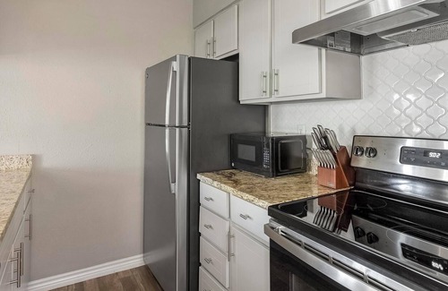 Royal Ridge Apartment | Landing | Incredible 1BD, Gym, Pool