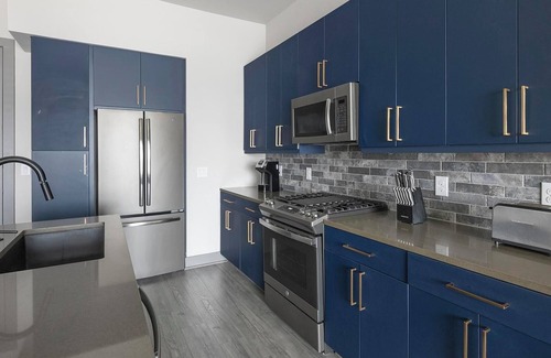 Washington Ave./ Memorial Park Apartment | Landing | Modern 1BD, Courtyard, Yoga Studio
