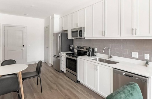 Huntsville Apartment | Landing | Modern 1BD, Gym, Clubhouse