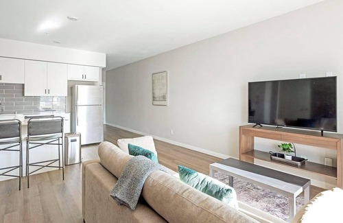 Townsite Apartment | Landing | Modern 1BD, Pool, Rooftop Lounge