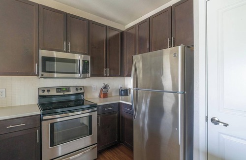 Katy Apartment | Landing | Modern 1BD, Pool, Clubhouse