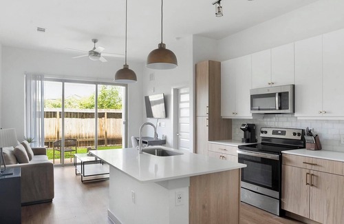 Austin Apartment | Landing | Modern 1BD, Pool, Clubhouse