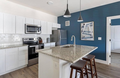 Venus Apartment | Landing | Modern 2BD, Clubhouse, Gym