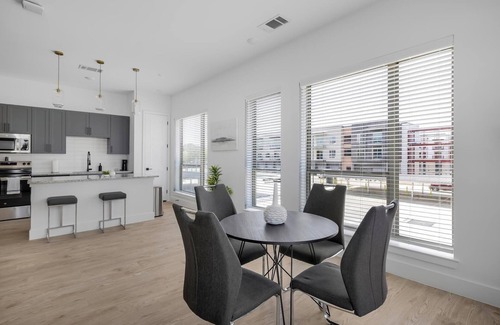 Denton Apartment | Landing | Modern 2BD, Gym