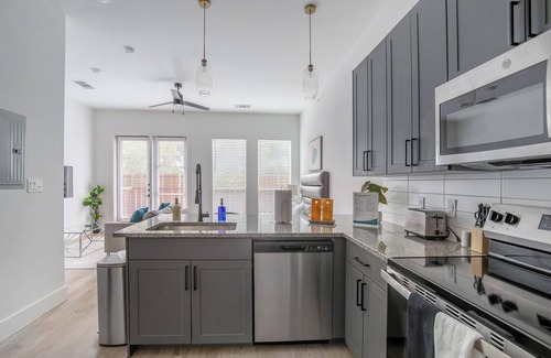 Denton Apartment | Landing | Modern Studio, Gym