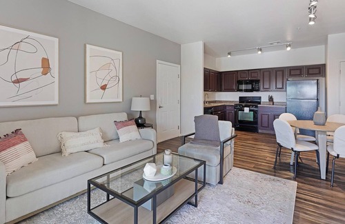 Las Vegas Apartment | Landing | Modern 1BD, Gym