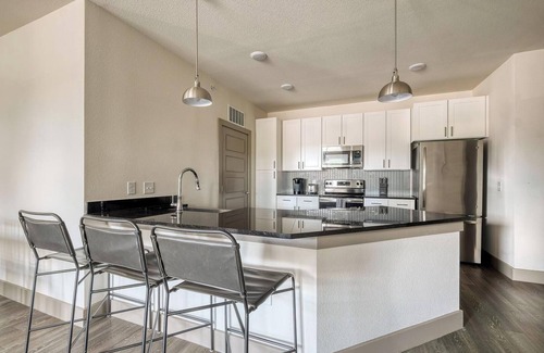 Conroe Apartment | Landing | Spectacular 2BD, Pool, Clubhouse