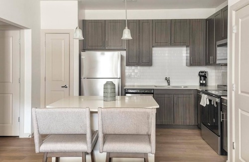 Pflugerville Apartment | Landing | Spectacular 1BD, Courtyard, Clubhouse