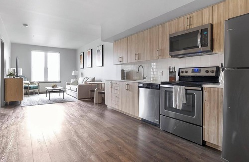 Northwest Portland Apartment | Landing | Spectacular 1BD, Rooftop Lounge, Gym