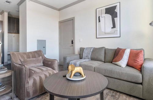 Manor Apartment | Landing | Spectacular 1BD, Courtyard, Pool