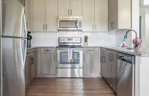 Tropic Apartment | Landing | Spectacular 2BD, Pool, Gym