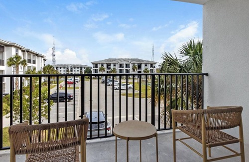 Eastwood Village Apartment | Landing | Spectacular 2BD, Clubhouse, Gym