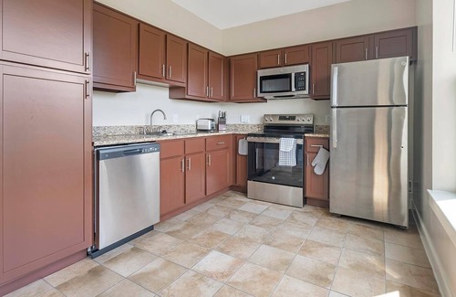 Chillum Apartment | Landing | Spectacular Studio, Pool, Clubhouse