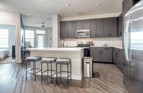 Wetmore Apartment | Landing | Spectacular 2BD, Clubhouse, Gym