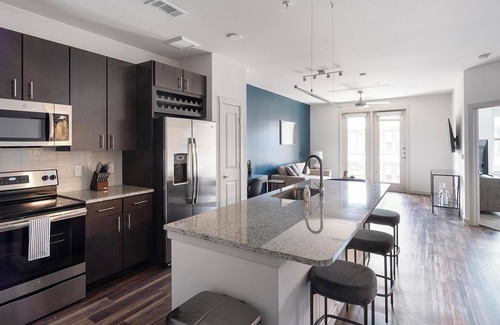 Wetmore Apartment | Landing | Spectacular 1BD, Courtyard, Clubhouse