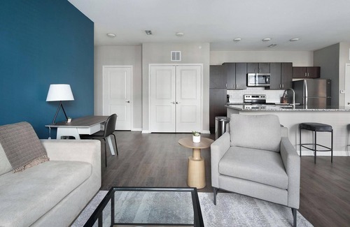 Chesterfield Apartment | Landing | Stunning 1BD, Courtyard, Gym