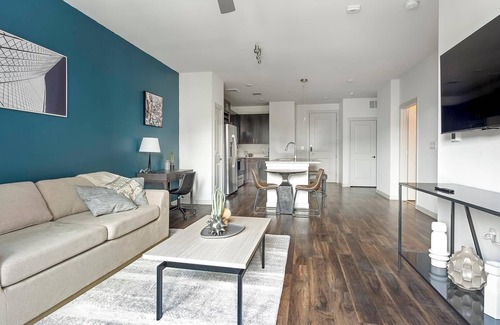 Wetmore Apartment | Landing | Stunning 1BD, Gym, Game Room