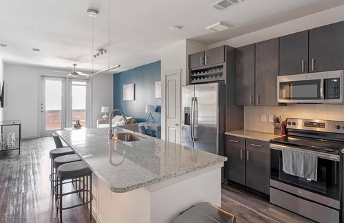 Wetmore Apartment | Landing | Stunning 1BD, Gym, Game Room