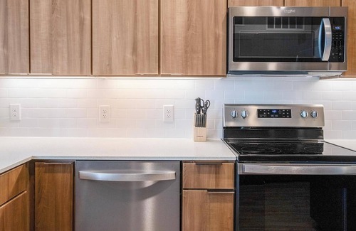 Buda Apartment | Landing | Stunning 1BD, Game Room, Clubhouse