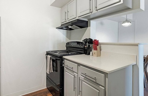 Windsor Park Apartment | Landing | Stunning 1BD, Gym