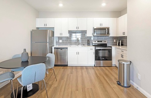 Townsite Apartment | Landing | Stunning 2BD, Pool, Rooftop Lounge