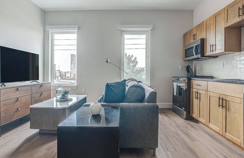 Kensington Apartment | Landing | Stunning Studio, Gym, Rooftop Lounge