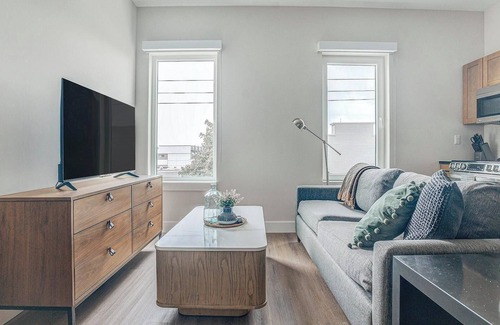 Kensington Apartment | Landing | Stunning Studio, Gym, Rooftop Lounge