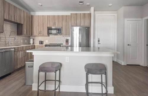 Katy Apartment | Landing | Stylish 1BD, Game Room, Clubhouse