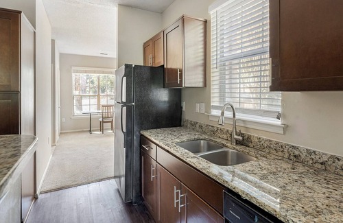 Germantown Apartment | Landing | Stylish 3BD, Gym, Pool