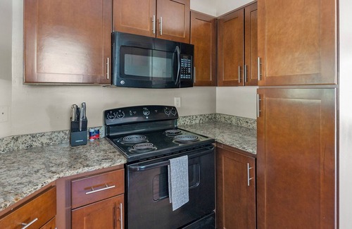 Germantown Apartment | Landing | Stylish 3BD, Gym, Pool