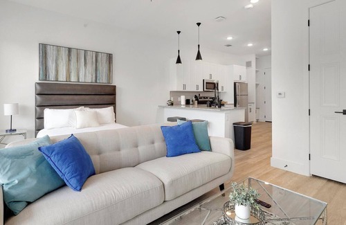Denton Apartment | Landing | Stylish Studio, Gym