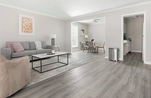 Homewood Apartment | Landing | Stylish 1BD, Clubhouse, Gym