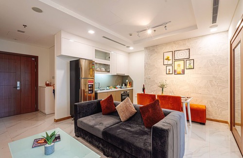 Hang Xanh Apartment | LANDMARK 81 APARTMENT- THE TALLEST BUILDING IN VIETNAM.