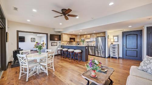 Mayhew House | Landover Lodge by AvantStay Waterfront Dock