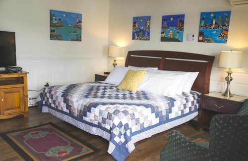 Queens Hotel | Lanes Privateer Inn