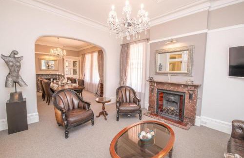 Orange House | LANSDOWNE House