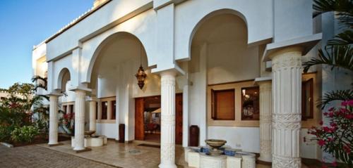 Galu Beach Resort | Lantana Galu Beach