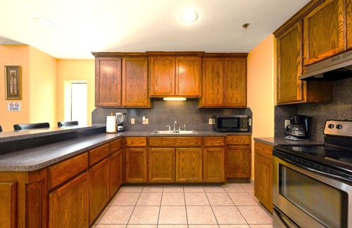 South Padre Island House | Lantana Retreat – Sleeps 28 w/Private Pool