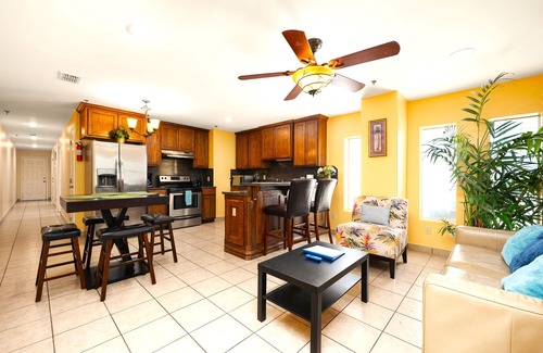 South Padre Island Condo | Lantana Retreat - Lovely 2BR w/Pool, No Stairs