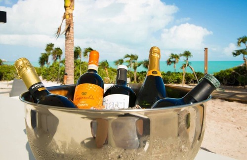 Long Bay Apartment | Lap of Luxury, Astonishing Ocean Views & Free Breakfast now 'til end June