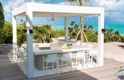 Long Bay Apartment | Lap of Luxury, Astonishing Ocean Views & Free Breakfast now 'til end June