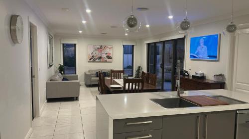 Kelso House | Lap of Luxury- Bathurst House