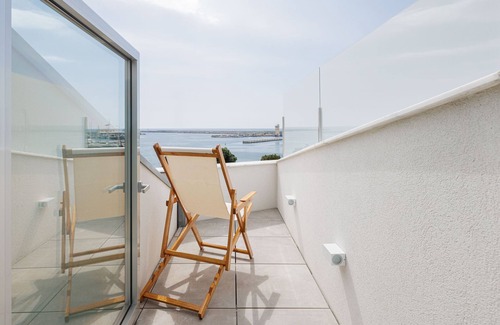 Povoa De Varzim House | Lapa 84-A luxury seafront beach house