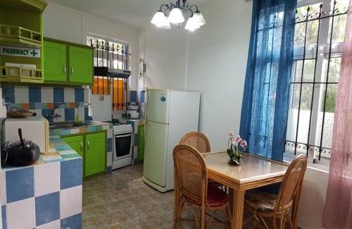 Pereybere Apartment | Lapiroguevilla