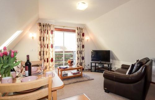 Heights of Achterneed House | Larchfield Chalet 2