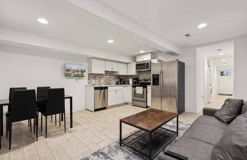 Le Droit Park Apartment | Large, 2BR/1BA with AC/TV/Internet/Laundry